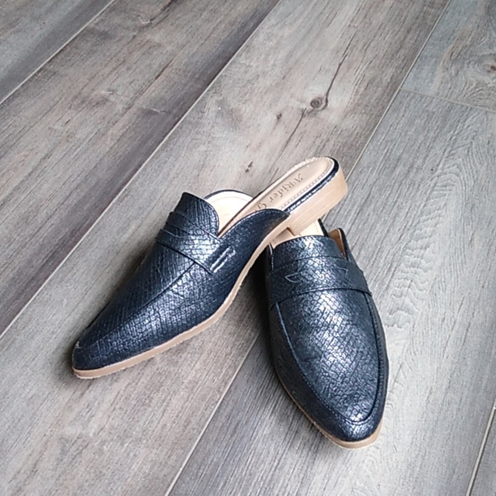 A RIDER GIRL FAUX LEATHER LOAFER MULE SLIDES Size 7.5 - Picture 10 of 14